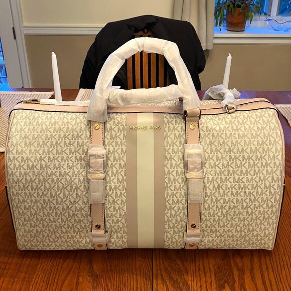 Michael Kors Bedford Travel XL Weekender Bag, Vanilla/Soft Pink -- brand new - Picture 1 of 8